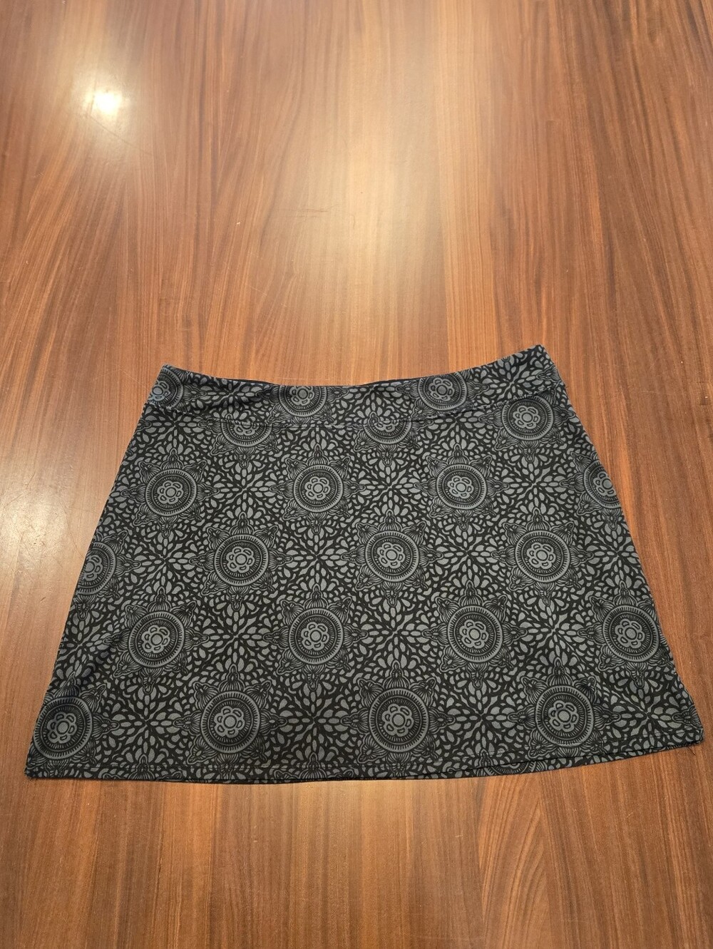 Tranquility by Colorado Clothing Black Gray Skort XL